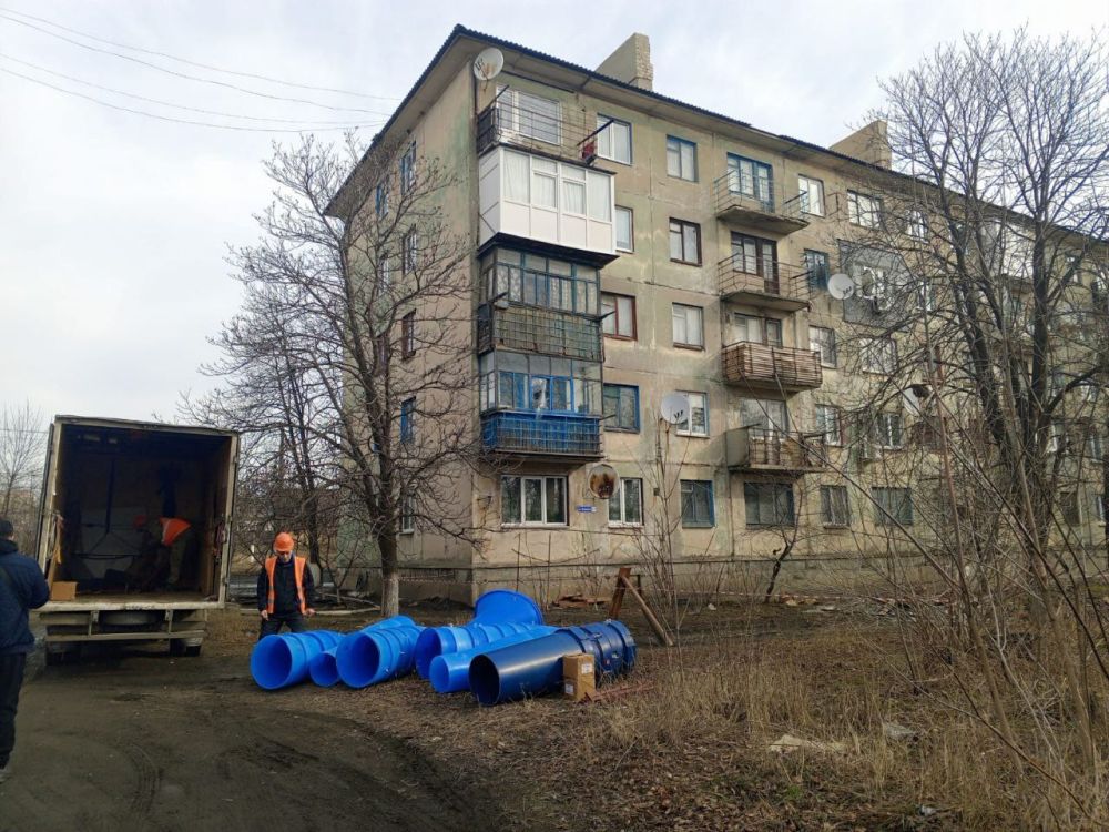В рамках выполнения мероприятий государственной программы социально-экономического развития в городе Вахрушево начаты работы по ремонту кровель многоквартирных домов (МКД) В рамках выполнения мероприятий государственной программы социально-экономического развития в городе Вахрушево начаты работы по ремонту кровель многоквартирных домов (МКД)