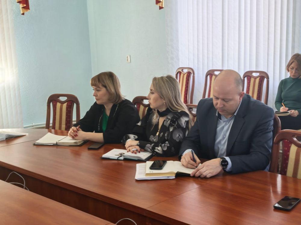 Сергей Козенко: Сегодня провел расширенное аппаратное совещание с руководителями структурных подразделений Администрации и начальниками отделов и управления по жизнеобеспечению населенных пунктов округа Сергей Козенко: Сегодня провел расширенное аппаратное совещание с руководителями структурных подразделений Администрации и начальниками отделов и управления по жизнеобеспечению населенных пунктов округа