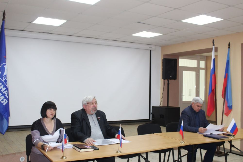 Принял участие в заседании Совета депутатов Беловодского МО. Заседание провел председатель Совета Сергей Скляр Принял участие в заседании Совета депутатов Беловодского МО. Заседание провел председатель Совета Сергей Скляр