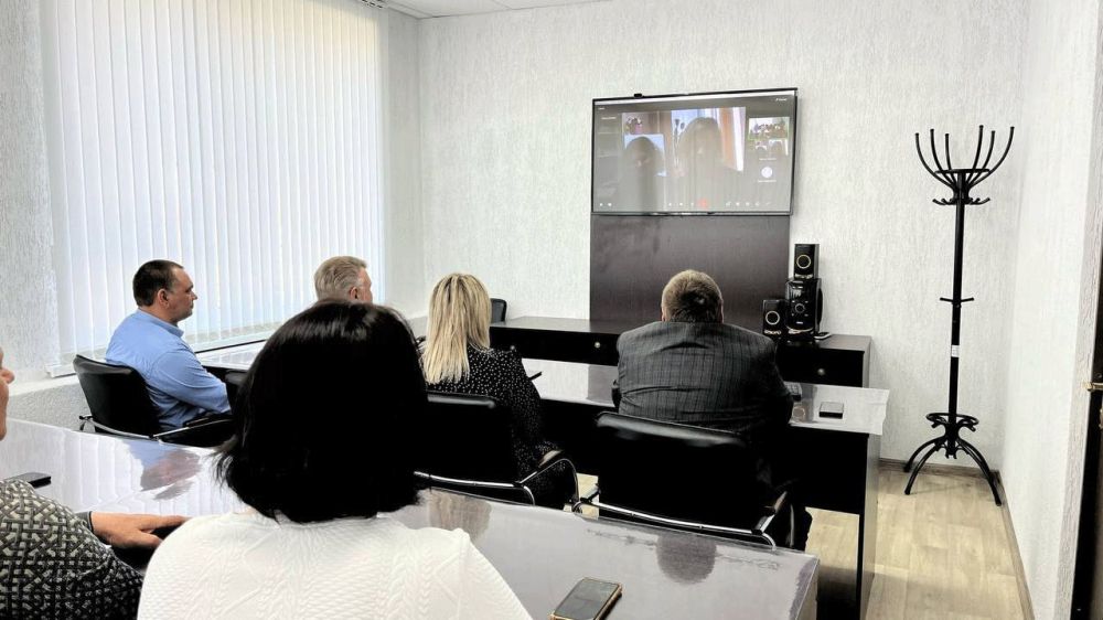 Опытом предэкзаменационной подготовки обменялись педагоги Ставрополья и Антрацита Опытом предэкзаменационной подготовки обменялись педагоги Ставрополья и Антрацита