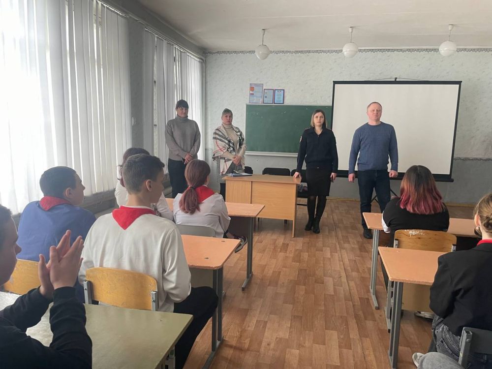 Андрей Рубанцов: С 10 марта в образовательных учреждениях города Ровеньки стартовал первый этап (с 10 по 19 марта) межведомственной комплексной оперативно-профилактической операции «Чистое поколение – 2025» Андрей Рубанцов: С 10 марта в образовательных учреждениях города Ровеньки стартовал первый этап (с 10 по 19 марта) межведомственной комплексной оперативно-профилактической операции «Чистое поколение – 2025»