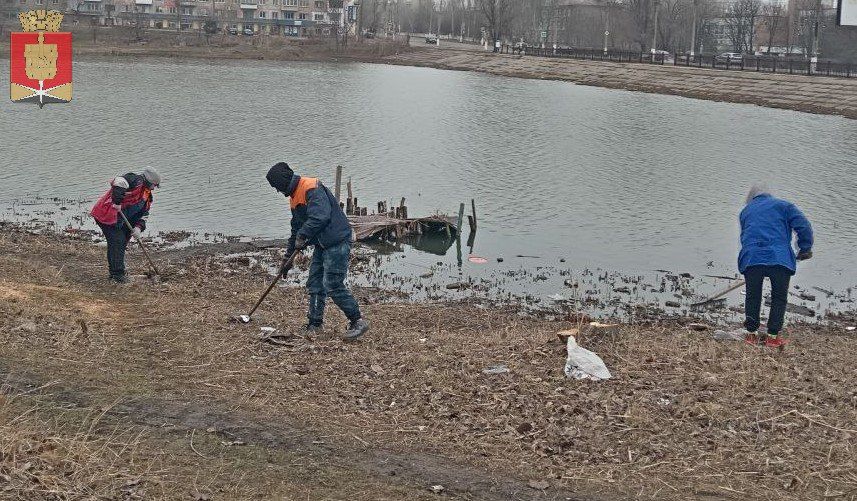 Коммунальные службы проводят работы на территории города Коммунальные службы проводят работы на территории города