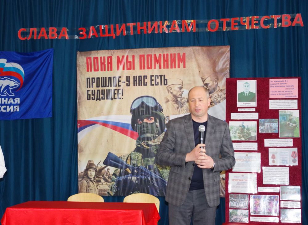 Сергей Крамаренко: Принял участие в открытии «Парты Героя» в Лотиковской средней школе им. В. Лелеки в честь выпускника Стоцкого Алексея Владимировича, погибшего в ходе выполнения специальной военной операции Сергей Крамаренко: Принял участие в открытии «Парты Героя» в Лотиковской средней школе им. В. Лелеки в честь выпускника Стоцкого Алексея Владимировича, погибшего в ходе выполнения специальной военной операции