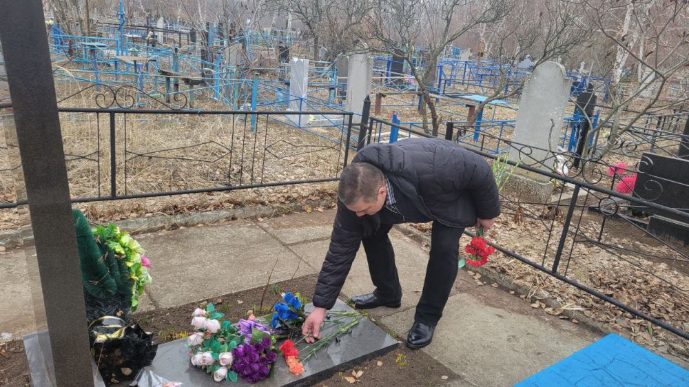 11 марта 2000 года на шахте им.Н.П.Баракова в 12 часов 55 минут, произошел взрыв унесший 80 человеческих жизней 11 марта 2000 года на шахте им.Н.П.Баракова в 12 часов 55 минут, произошел взрыв унесший 80 человеческих жизней