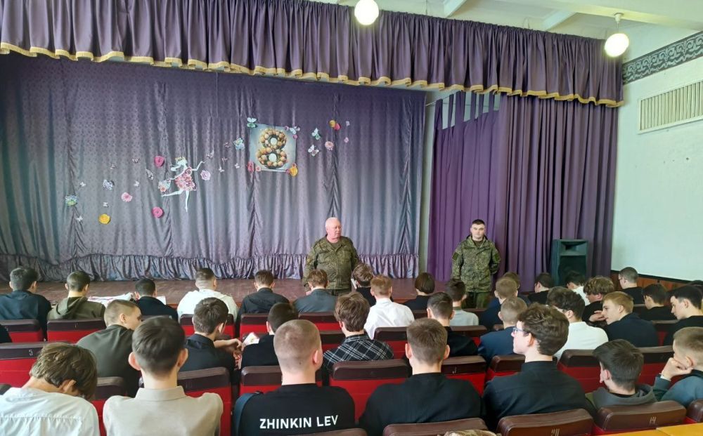 Виктория Кайдалова: Сегодня в Новопскове состоялось агитационное мероприятие для старшеклассников Виктория Кайдалова: Сегодня в Новопскове состоялось агитационное мероприятие для старшеклассников