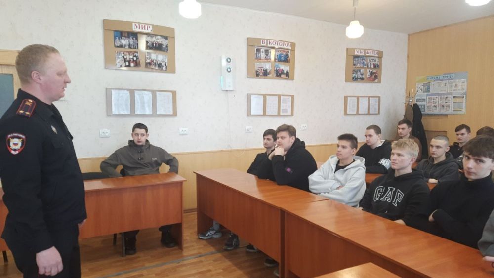 В рамках акции "Чистое поколение - 2025", с целью профилактики правонарушений и предупреждения распространения наркомании среди несовершеннолетних, в Ровеньковском технико-экономический колледже состоялась встреча студентов... В рамках акции "Чистое поколение - 2025", с целью профилактики правонарушений и предупреждения распространения наркомании среди несовершеннолетних, в Ровеньковском технико-экономический колледже состоялась встреча студентов...