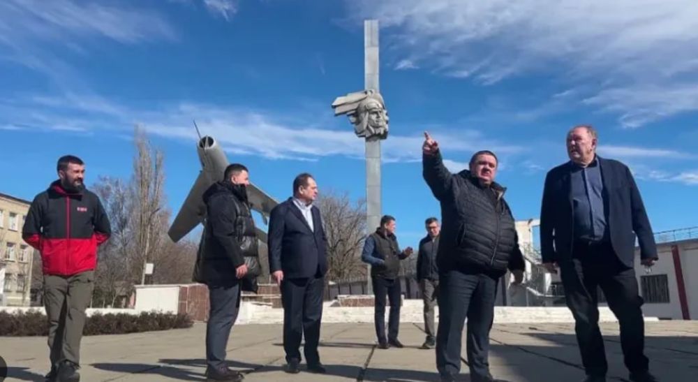 Андрей Рубанцов: В Ровеньках благоустроят площадь Республики Коми Андрей Рубанцов: В Ровеньках благоустроят площадь Республики Коми