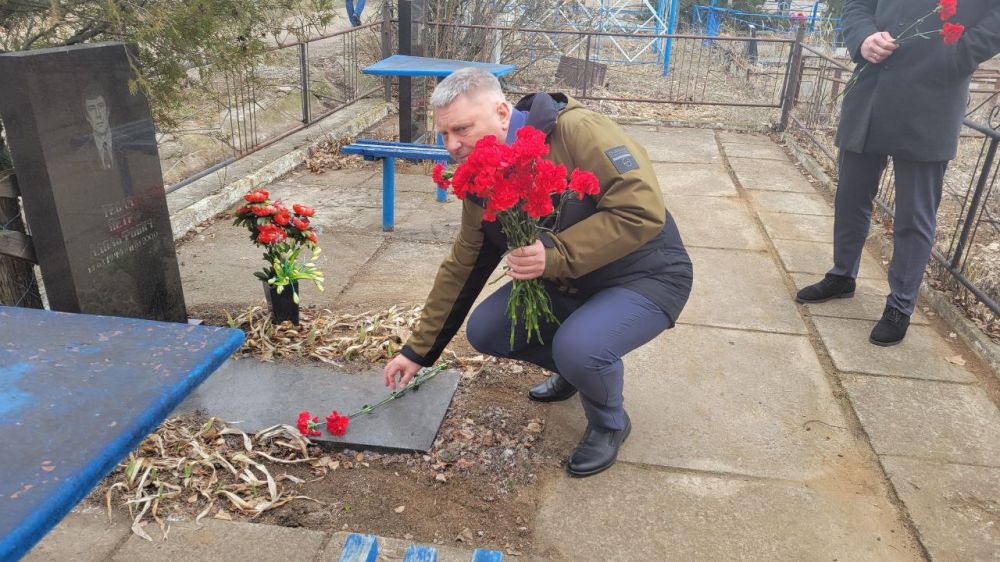 11 марта 2000 года на шахте им.Н.П.Баракова в 12 часов 55 минут, произошел взрыв унесший 80 человеческих жизней 11 марта 2000 года на шахте им.Н.П.Баракова в 12 часов 55 минут, произошел взрыв унесший 80 человеческих жизней