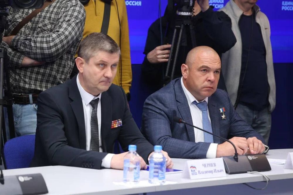 Встреча сопредседателя ВАРМСУ Ирины Гусевой и глав российских муниципалитетов с Секретарем Генерального совета Партии «ЕДИНАЯ РОССИЯ» Владимиром Якушевым Встреча сопредседателя ВАРМСУ Ирины Гусевой и глав российских муниципалитетов с Секретарем Генерального совета Партии «ЕДИНАЯ РОССИЯ» Владимиром Якушевым