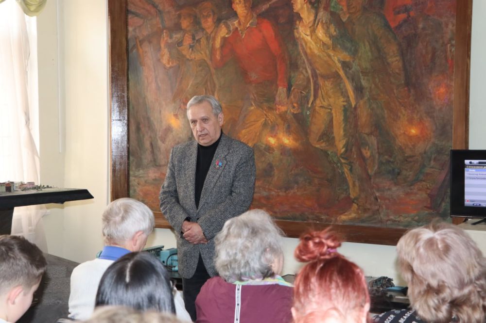 90 лет стахановскому движению: школьники окунулись в историю! 90 лет стахановскому движению: школьники окунулись в историю!