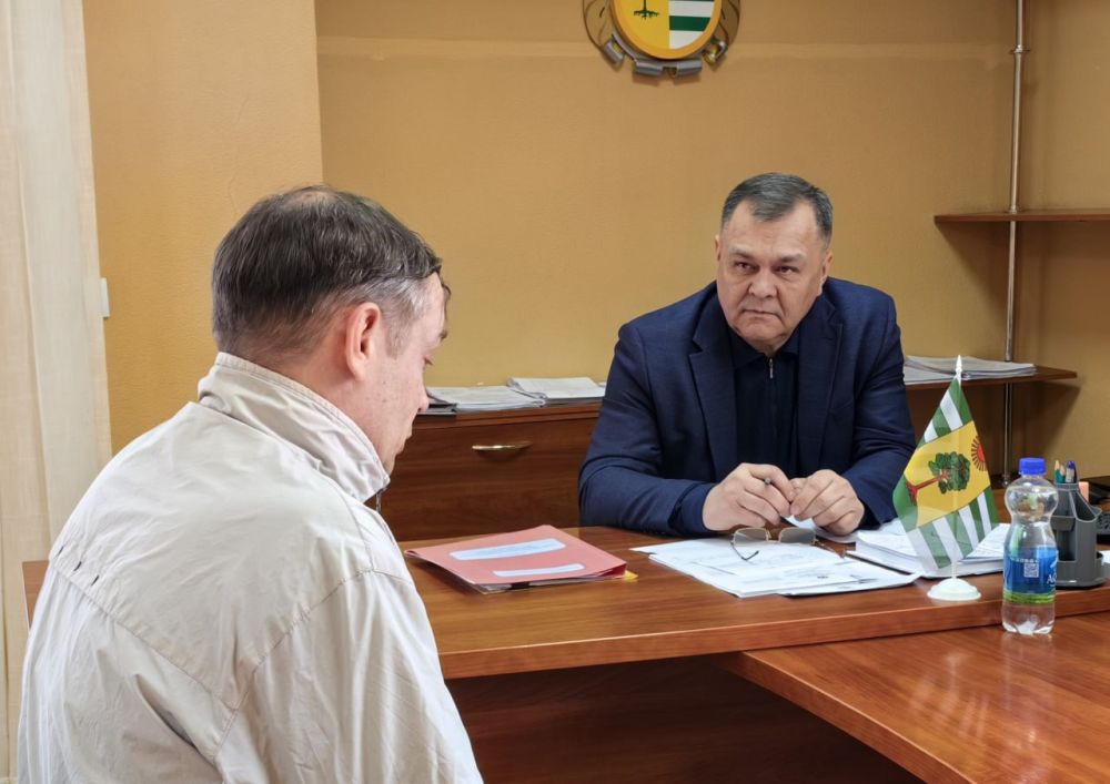 Сегодня первый заместитель Главы Администрации городского округа города Рубежное Луганской Народной Республики Игорь Шмидт провел очередной прием граждан Сегодня первый заместитель Главы Администрации городского округа города Рубежное Луганской Народной Республики Игорь Шмидт провел очередной прием граждан