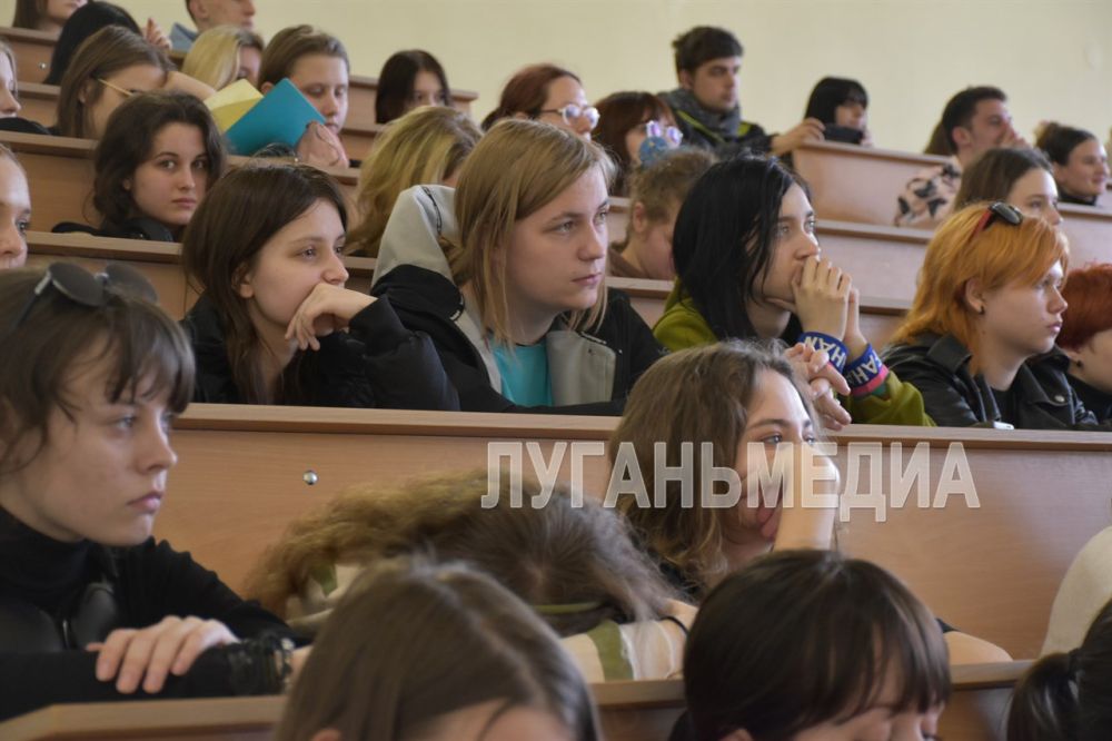 В Луганской Академии Матусовского прошла лекция по противодействию дистанционным мошенничествам В Луганской Академии Матусовского прошла лекция по противодействию дистанционным мошенничествам