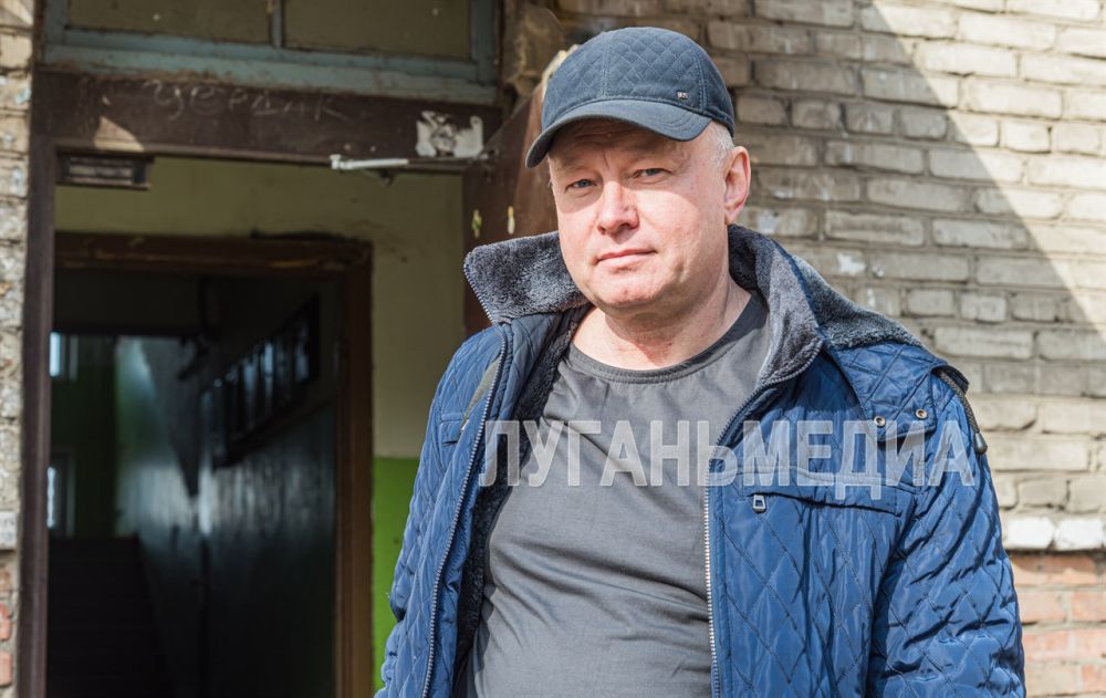 Сотрудники единой управляющей компании ведут планомерную работу по устранению зашлакованных стояков центрального отопления в многоэтажках Луганска Сотрудники единой управляющей компании ведут планомерную работу по устранению зашлакованных стояков центрального отопления в многоэтажках Луганска