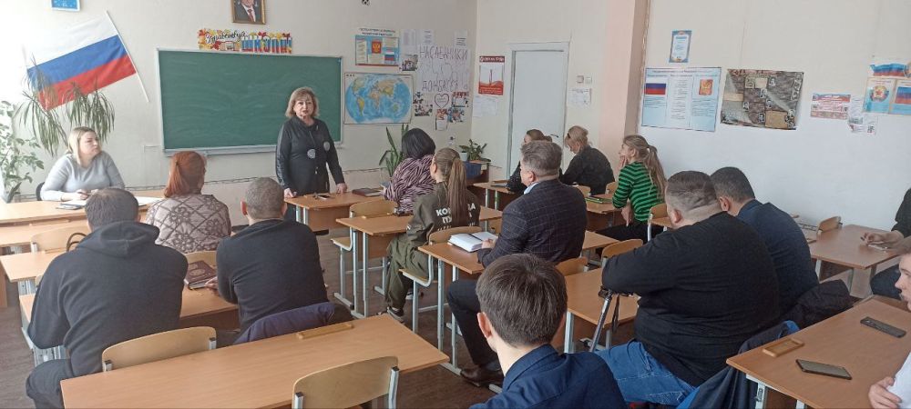 Олег Коваль: 12 марта, совместно с председателем Общественного Совета проекта "Новая школа" Сергеем Цемкало приняли участие в расширенном заседании управляющего Совета гимназии 60 города Луганска Олег Коваль: 12 марта, совместно с председателем Общественного Совета проекта "Новая школа" Сергеем Цемкало приняли участие в расширенном заседании управляющего Совета гимназии 60 города Луганска