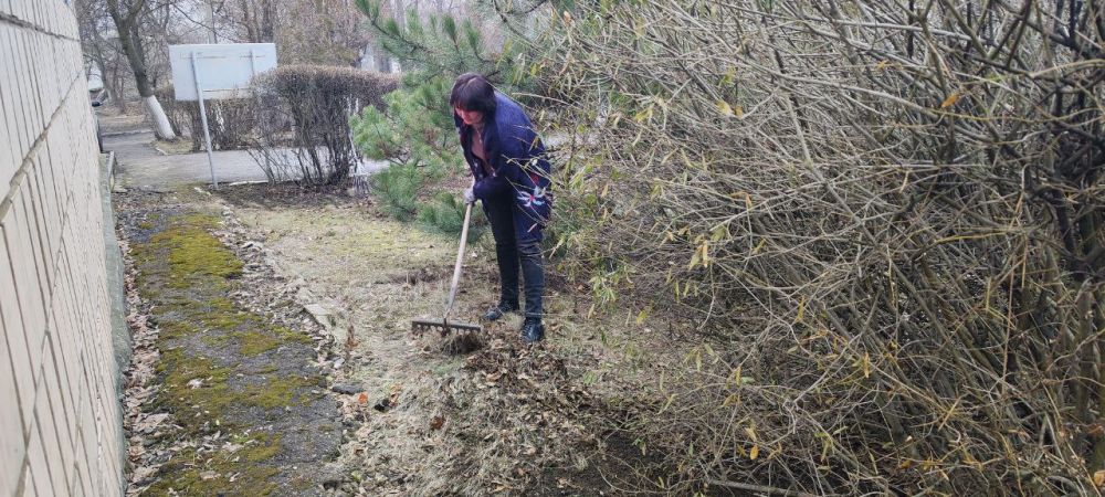 В Краснолучском городском округе активно проходят субботники В Краснолучском городском округе активно проходят субботники