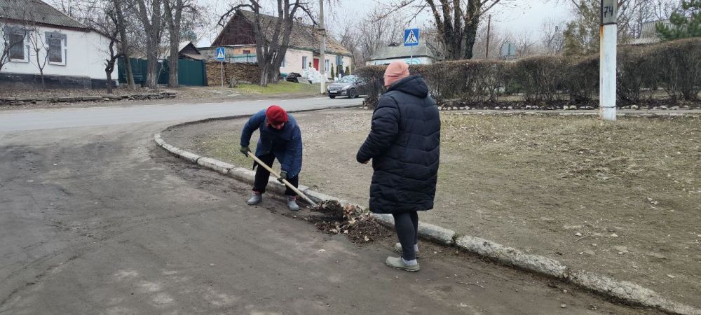 В Краснолучском городском округе активно проходят субботники В Краснолучском городском округе активно проходят субботники