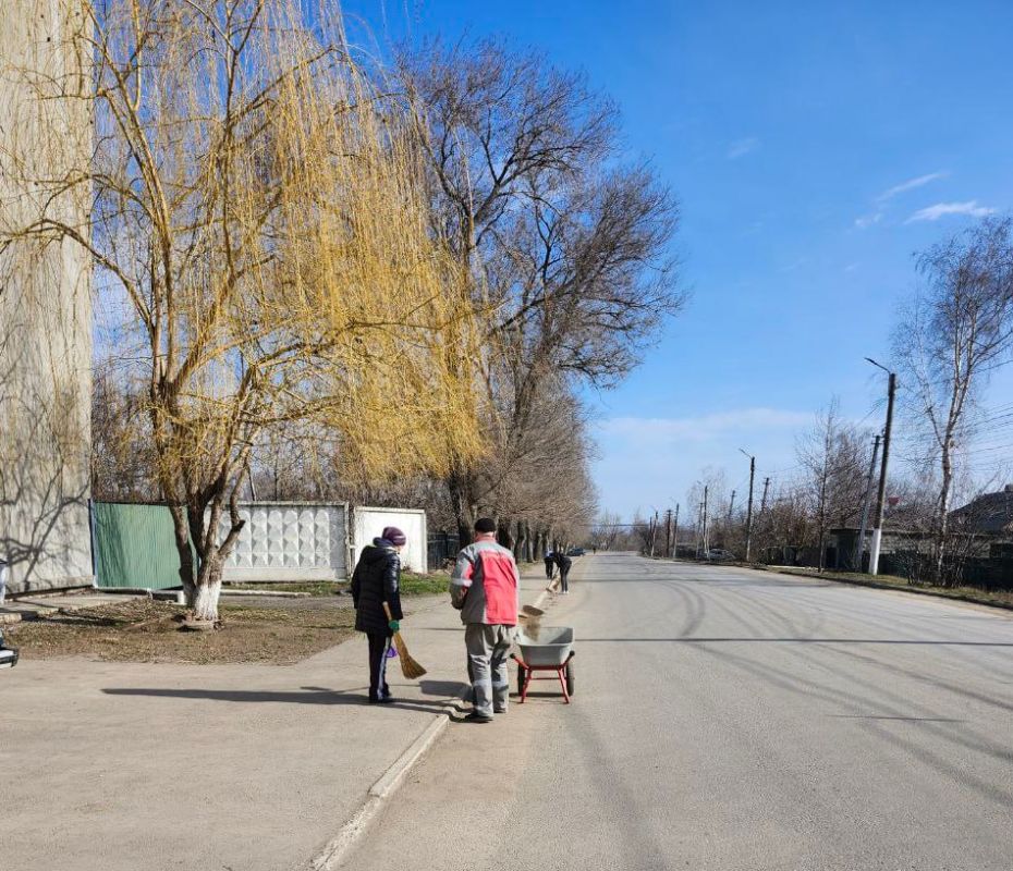 В работу по наведению чистоты активно включились и коллективы учреждений и организаций города В работу по наведению чистоты активно включились и коллективы учреждений и организаций города