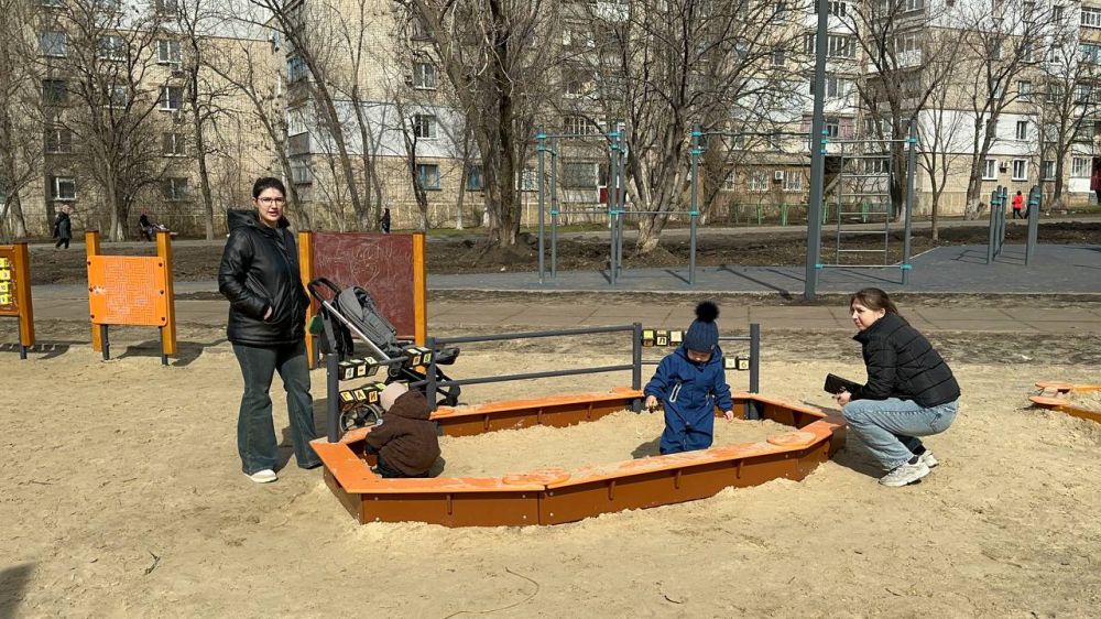 Андрей Рубанцов: Сегодня в Ровеньках состоялось торжественное открытие игровой площадки в сквере воинов-интернационалистов Андрей Рубанцов: Сегодня в Ровеньках состоялось торжественное открытие игровой площадки в сквере воинов-интернационалистов