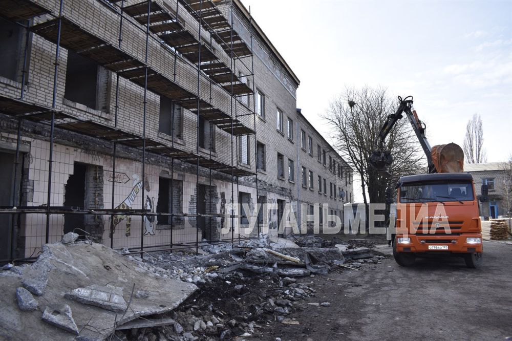 В рамках Специального инфраструктурного проекта в Брянке стартовал капремонт лечебного корпуса детской больницы с перепрофилированием под инфекционное отделение В рамках Специального инфраструктурного проекта в Брянке стартовал капремонт лечебного корпуса детской больницы с перепрофилированием под инфекционное отделение