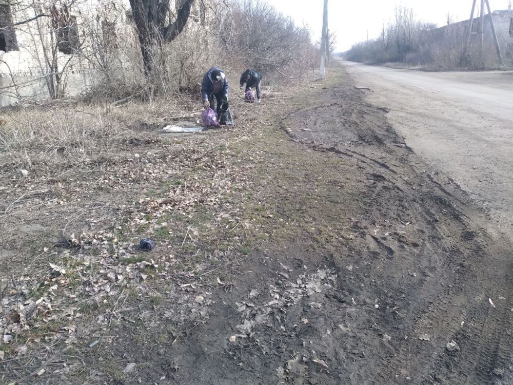 В Краснолучском городском округе активно проходят субботники В Краснолучском городском округе активно проходят субботники