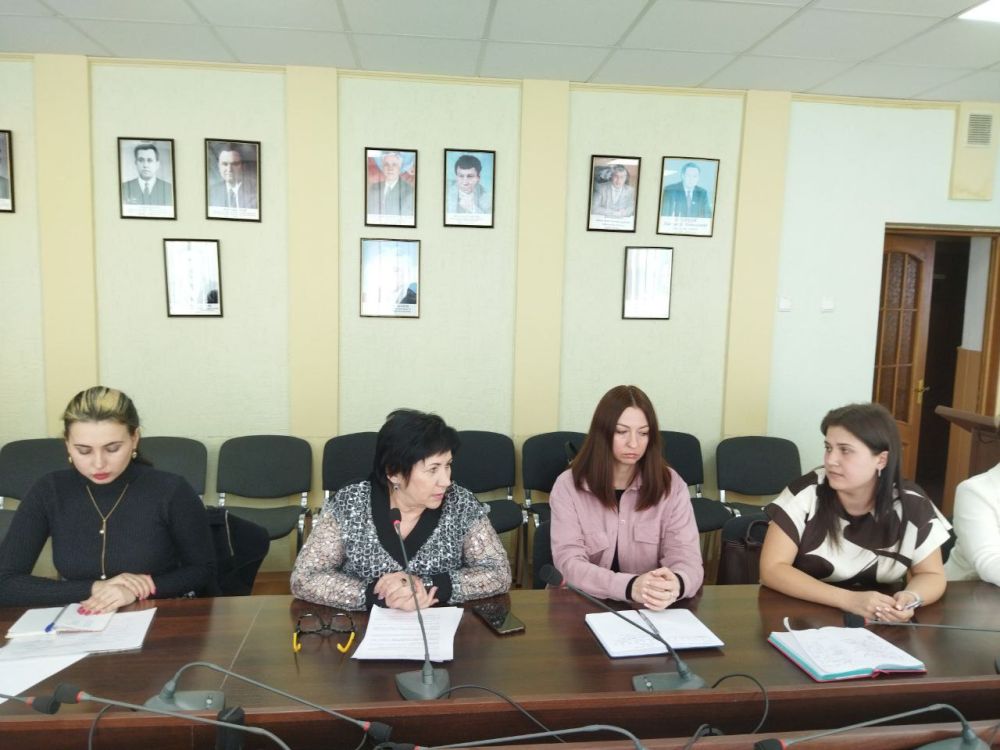 Сегодня в Администрации городского округа город Ровеньки по инициативе Городской комиссии по делам несовершеннолетних и защите их прав проведено совещание с представителями образовательных учреждений по разъяснению основных... Сегодня в Администрации городского округа город Ровеньки по инициативе Городской комиссии по делам несовершеннолетних и защите их прав проведено совещание с представителями образовательных учреждений по разъяснению основных...