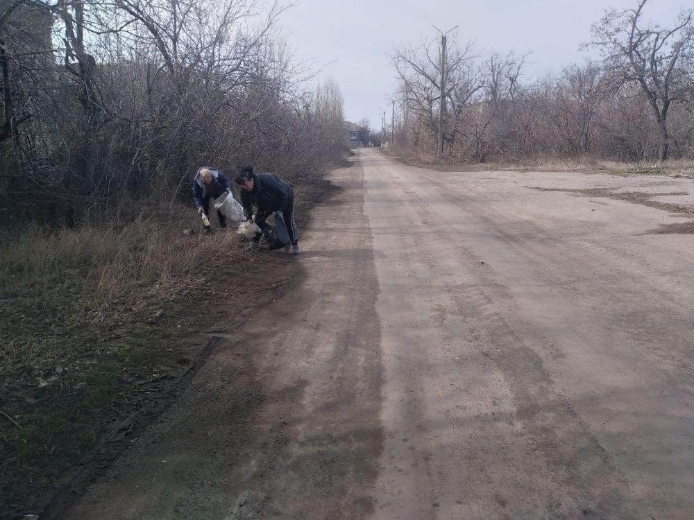 В Краснолучском городском округе активно проходят субботники В Краснолучском городском округе активно проходят субботники