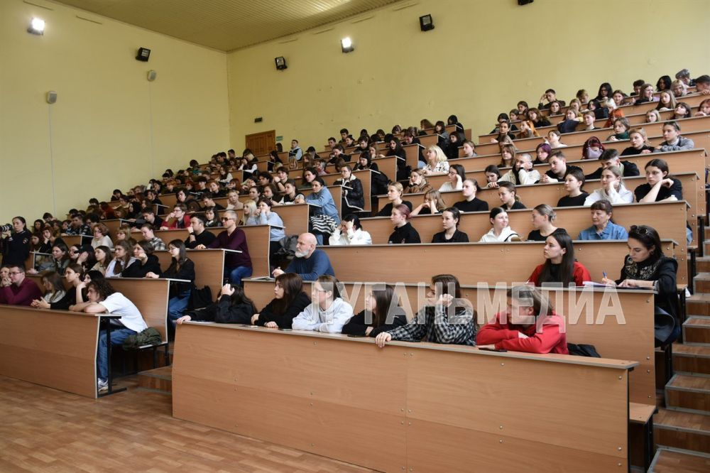 В Луганской Академии Матусовского прошла лекция по противодействию дистанционным мошенничествам В Луганской Академии Матусовского прошла лекция по противодействию дистанционным мошенничествам