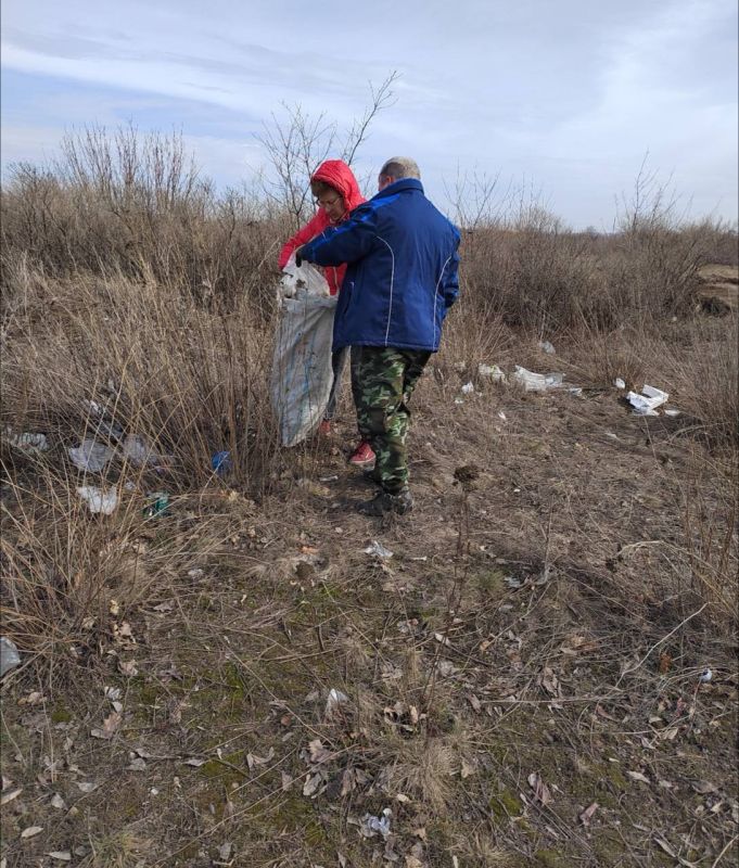 В Краснолучском городском округе активно проходят субботники В Краснолучском городском округе активно проходят субботники