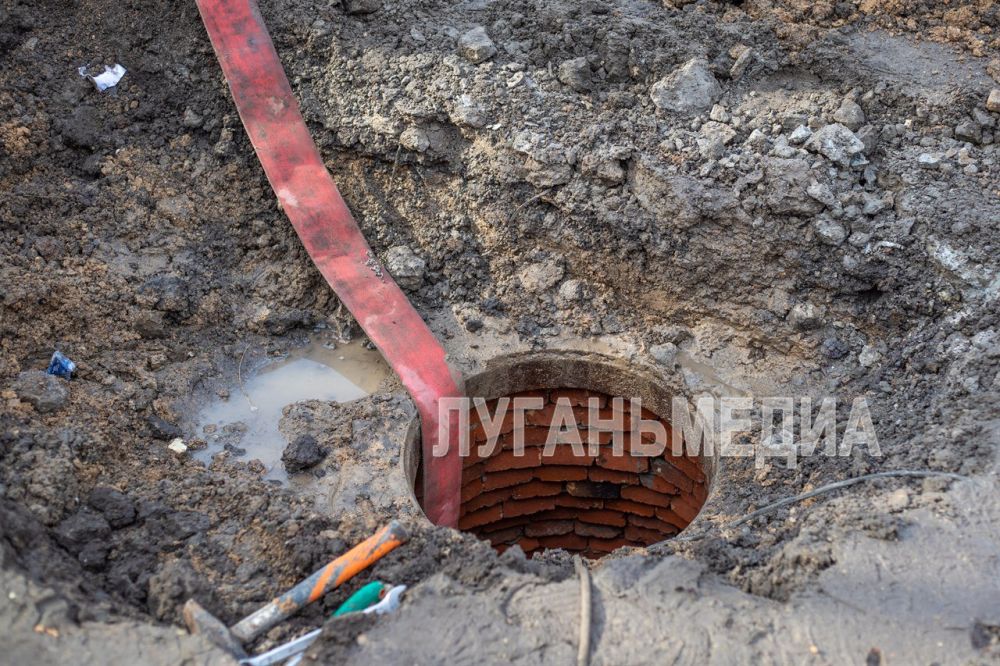 Ежедневно сотрудники ГУП ЛНР «Луганскводы» ведут планомерную работу по ликвидации неполадок на сетях водоснабжения Ежедневно сотрудники ГУП ЛНР «Луганскводы» ведут планомерную работу по ликвидации неполадок на сетях водоснабжения