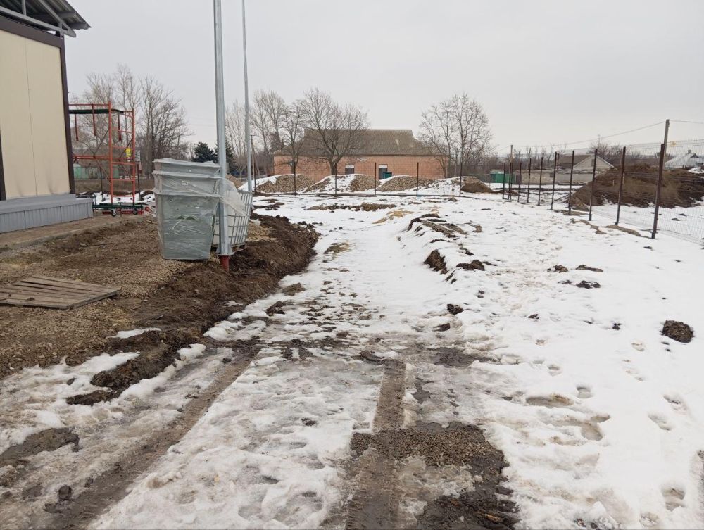 Внутреннее обустройство помещений продолжается в ФАПе с. Зелековка Внутреннее обустройство помещений продолжается в ФАПе с. Зелековка