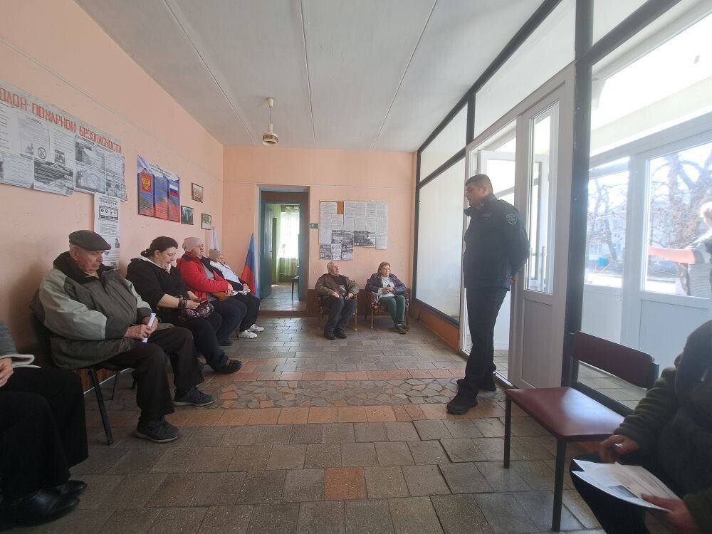 В населенных пунктах Краснодонского муниципального округа провели профилактические беседы про телефонных мошенников В населенных пунктах Краснодонского муниципального округа провели профилактические беседы про телефонных мошенников