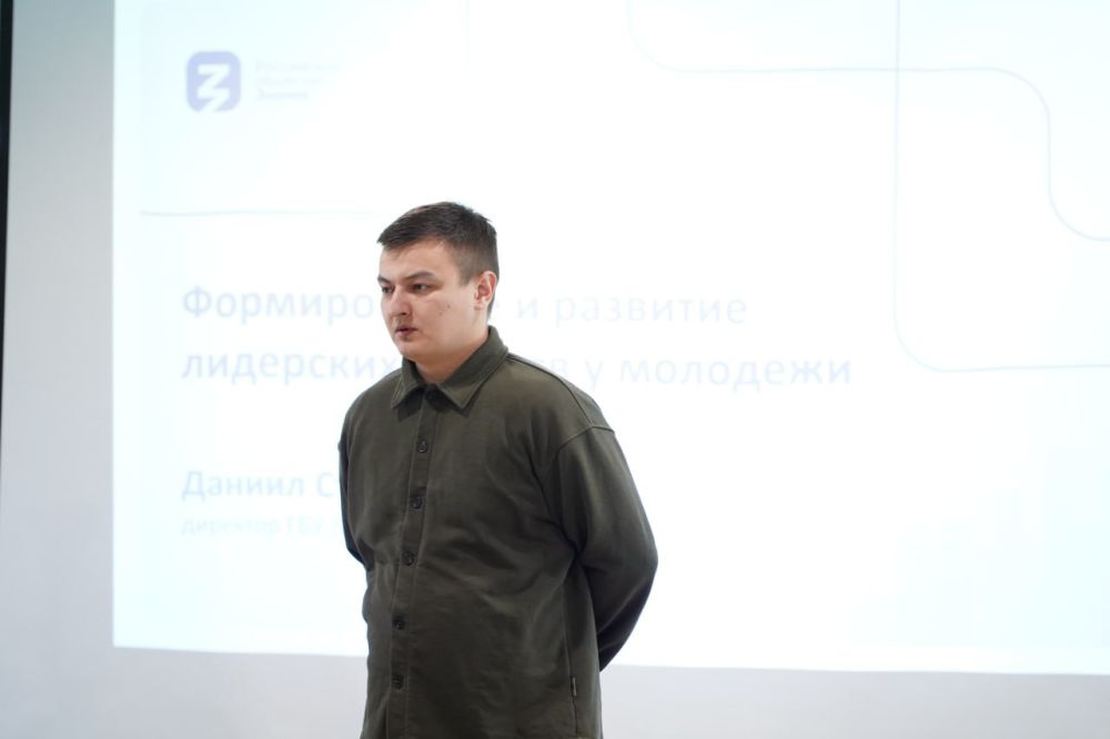 Спикеры Общества «Знание» и Президентской академии провели открытый диалог для молодёжи Спикеры Общества «Знание» и Президентской академии провели открытый диалог для молодёжи