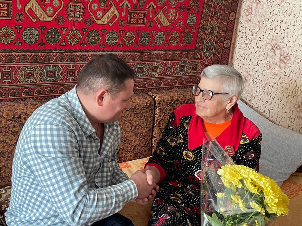 В Суходольске ветеран со статусом «Ребенок войны» получила медаль к 80-летию Победы В Суходольске ветеран со статусом «Ребенок войны» получила медаль к 80-летию Победы