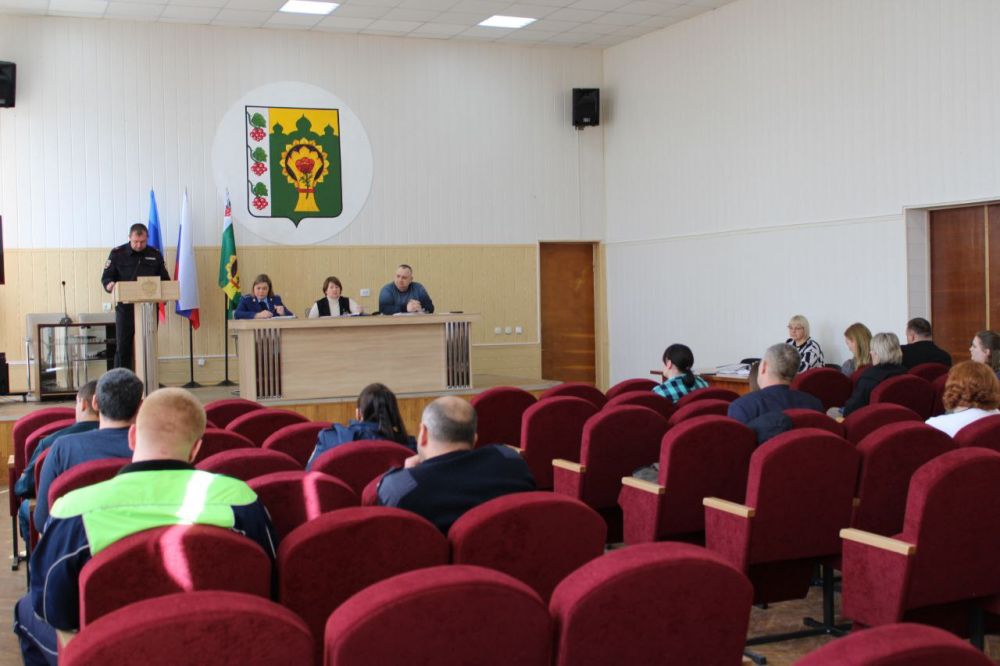 В Администрации Троицкого муниципального округа под председательством Главы Резниковой Ларисы Васильевны состоялось координационное совещание межведомственной комиссии по профилактике правонарушений В Администрации Троицкого муниципального округа под председательством Главы Резниковой Ларисы Васильевны состоялось координационное совещание межведомственной комиссии по профилактике правонарушений