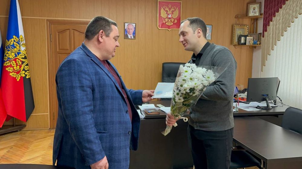 Сегодня свой 95 – летний юбилей отмечает Божченко Мария Денисовна, жительница города Ровеньки Сегодня свой 95 – летний юбилей отмечает Божченко Мария Денисовна, жительница города Ровеньки