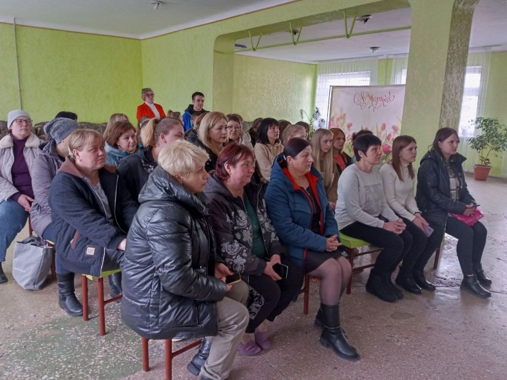 В связи с наступлением пожароопасного периода на территории муниципального образования городской округ город Ровеньки, с целью профилактики по недопущению возникновения пожаров, сотрудники отдела жизнеобеспечения пгт... В связи с наступлением пожароопасного периода на территории муниципального образования городской округ город Ровеньки, с целью профилактики по недопущению возникновения пожаров, сотрудники отдела жизнеобеспечения пгт...