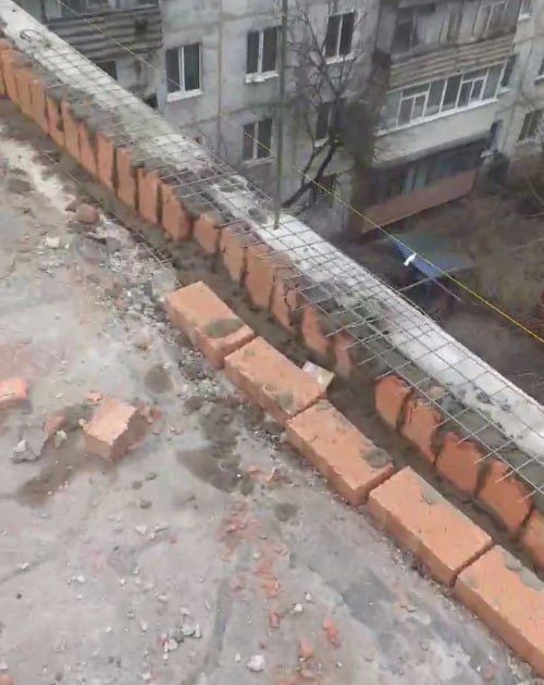 Сергей Козенко: В Краснодонском муниципальном округе реализуется специальный инфраструктурный проект, в рамках которого Тюменские специалисты приступили к капитальному ремонту мягкой кровли многоквартирного жилого дома в... Сергей Козенко: В Краснодонском муниципальном округе реализуется специальный инфраструктурный проект, в рамках которого Тюменские специалисты приступили к капитальному ремонту мягкой кровли многоквартирного жилого дома в...
