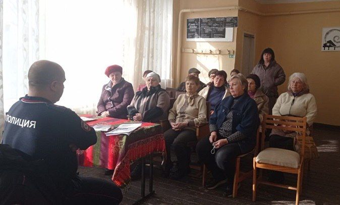 В населенных пунктах Краснодонского муниципального округа провели профилактические беседы про телефонных мошенников В населенных пунктах Краснодонского муниципального округа провели профилактические беседы про телефонных мошенников