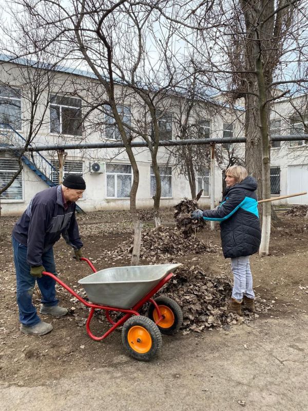 Работы по благоустройству продолжаются Работы по благоустройству продолжаются