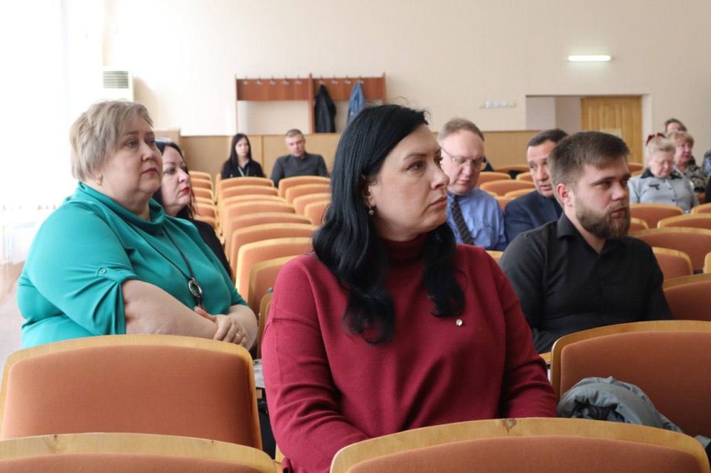 Роман Лысенко: Депутатами Совета городского округа город Алчевск был заслушан отчёт исполняющего обязанности начальника отдела МВД России «Алчевский» подполковника полиции Андрея Набоки по итогам проделанной работы за 2024... Роман Лысенко: Депутатами Совета городского округа город Алчевск был заслушан отчёт исполняющего обязанности начальника отдела МВД России «Алчевский» подполковника полиции Андрея Набоки по итогам проделанной работы за 2024...