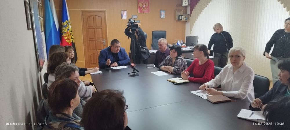 Специалист отделения МФЦ №2 г. Ровеньки приняла участие во встрече с семьями погибших участников СВО Специалист отделения МФЦ №2 г. Ровеньки приняла участие во встрече с семьями погибших участников СВО