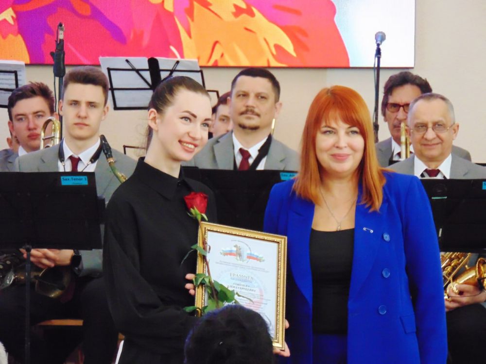В канун празднования Дня работников бытового обслуживания населения и жилищно-коммунального хозяйства в Администрации Луганска состоялось торжественное мероприятие В канун празднования Дня работников бытового обслуживания населения и жилищно-коммунального хозяйства в Администрации Луганска состоялось торжественное мероприятие