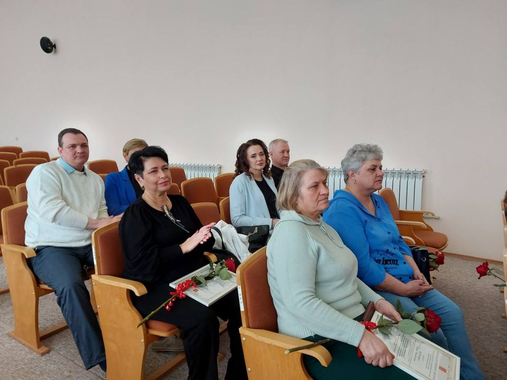 Искренние поздравления с профессиональным праздником! Искренние поздравления с профессиональным праздником!