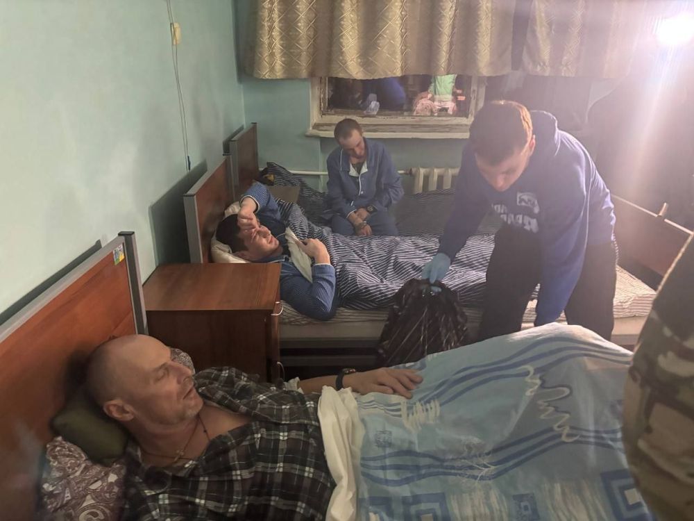 Анна Кузнецова: Навестили наших бойцов в Луганском госпитале Анна Кузнецова: Навестили наших бойцов в Луганском госпитале