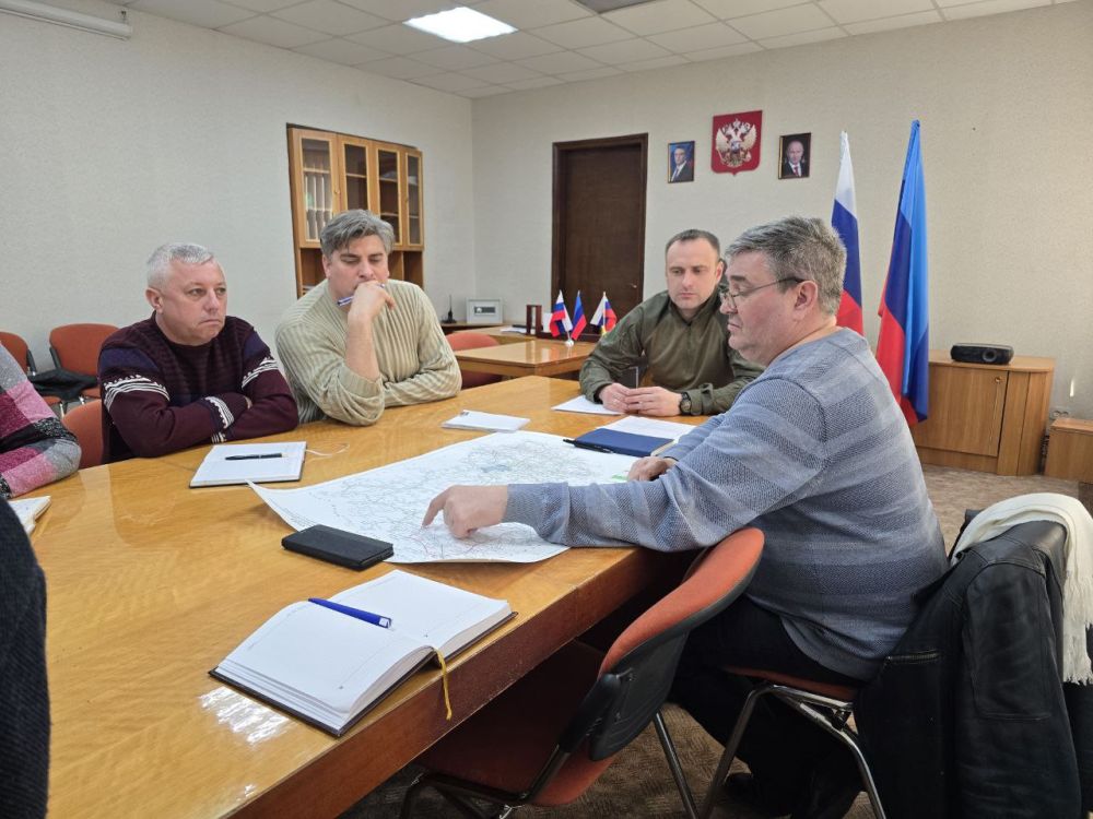 Первый Заместитель Министра инфраструктуры и транспорта Луганской Народной Республики провел рабочее совещание в Старобельске Первый Заместитель Министра инфраструктуры и транспорта Луганской Народной Республики провел рабочее совещание в Старобельске