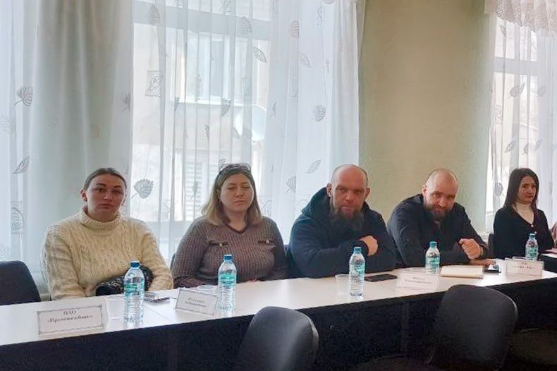 В территориальном отделении ГКУ «Республиканский центр занятости населения Луганской Народной Республики» в городе Свердловске и Свердловском районе» состоялась ярмарка вакансий, цель которой – содействие в трудоустройстве... В территориальном отделении ГКУ «Республиканский центр занятости населения Луганской Народной Республики» в городе Свердловске и Свердловском районе» состоялась ярмарка вакансий, цель которой – содействие в трудоустройстве...