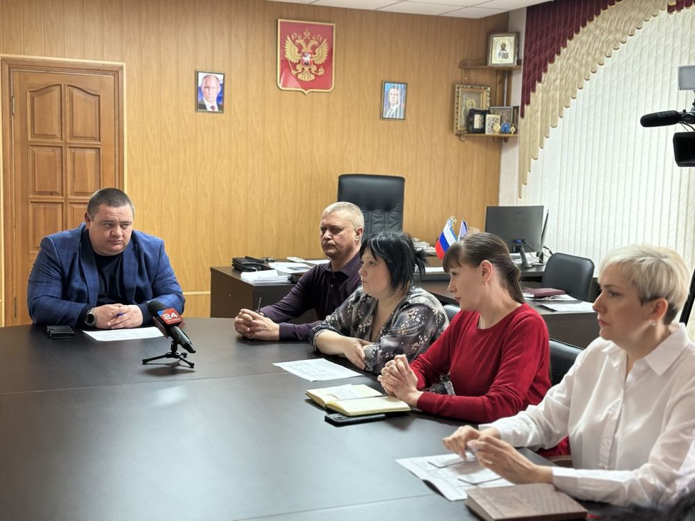 Андрей Рубанцов: Сегодня в Администрации городского округа провел встречу с семьями военнослужащих, погибших, выполняя свой долг в зоне специальной военной операции, что особенно актуально в Год защитника Отечества Андрей Рубанцов: Сегодня в Администрации городского округа провел встречу с семьями военнослужащих, погибших, выполняя свой долг в зоне специальной военной операции, что особенно актуально в Год защитника Отечества
