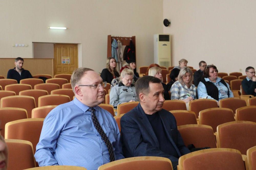 Роман Лысенко: Депутатами Совета городского округа город Алчевск был заслушан отчёт исполняющего обязанности начальника отдела МВД России «Алчевский» подполковника полиции Андрея Набоки по итогам проделанной работы за 2024... Роман Лысенко: Депутатами Совета городского округа город Алчевск был заслушан отчёт исполняющего обязанности начальника отдела МВД России «Алчевский» подполковника полиции Андрея Набоки по итогам проделанной работы за 2024...
