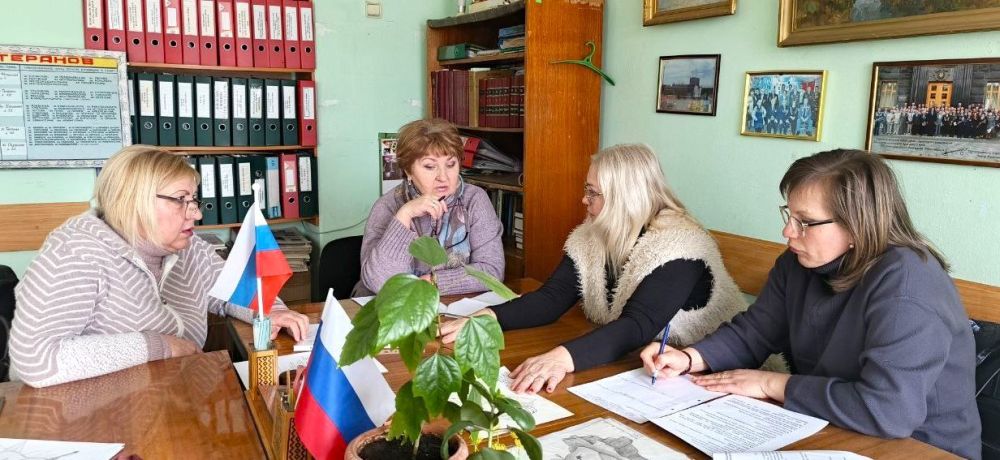 КТО СКАЗАЛ, ЧТО НЕ ПАРА АВТОМАТ И ГИТАРА? КТО СКАЗАЛ, ЧТО НЕ ПАРА АВТОМАТ И ГИТАРА?