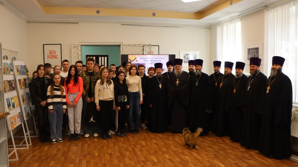 14 марта 2025 года в музее истории города Ровеньки был проведен познавательный час «Живое слово мудрости духовной», посвященный Дню православной книги 14 марта 2025 года в музее истории города Ровеньки был проведен познавательный час «Живое слово мудрости духовной», посвященный Дню православной книги
